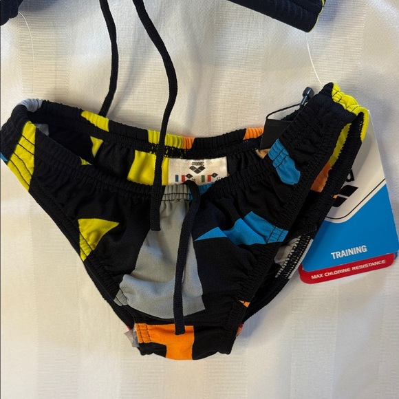 ARENA Bikini Bathing Suit Girls Two Piece Max Life Training Sz 22 (Age 4-5/6-7) - Picture 4 of 9